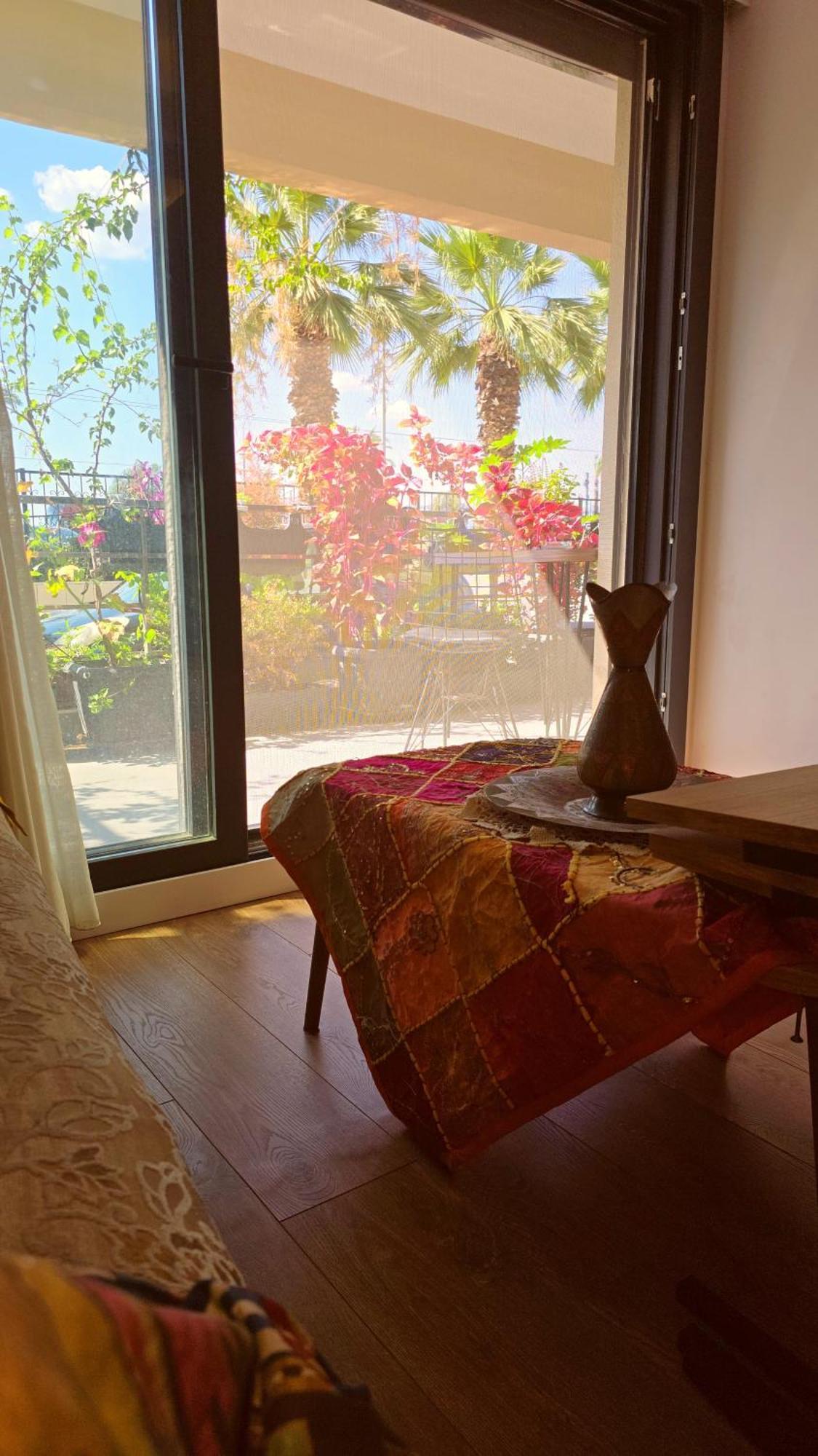 Elegant & Cozy Retreat Home, Center Gem By The Seaside, Steps From The Tram Apartment